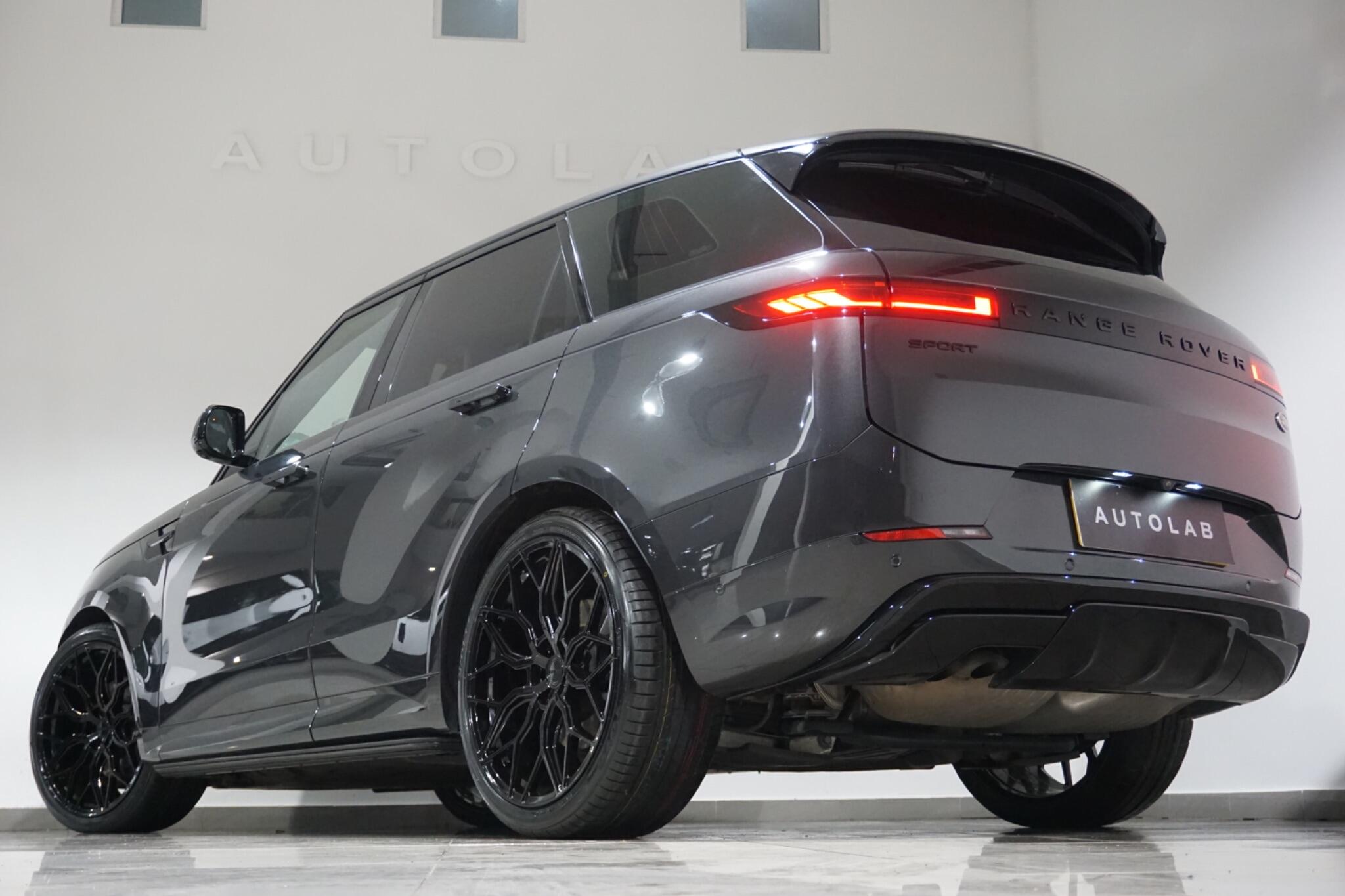 Land Rover Range Rover Sport 3.0 D300 MHEV Dynamic SE SUV 5dr Diesel Auto 4WD Euro 6 (s/s) (300 ps)